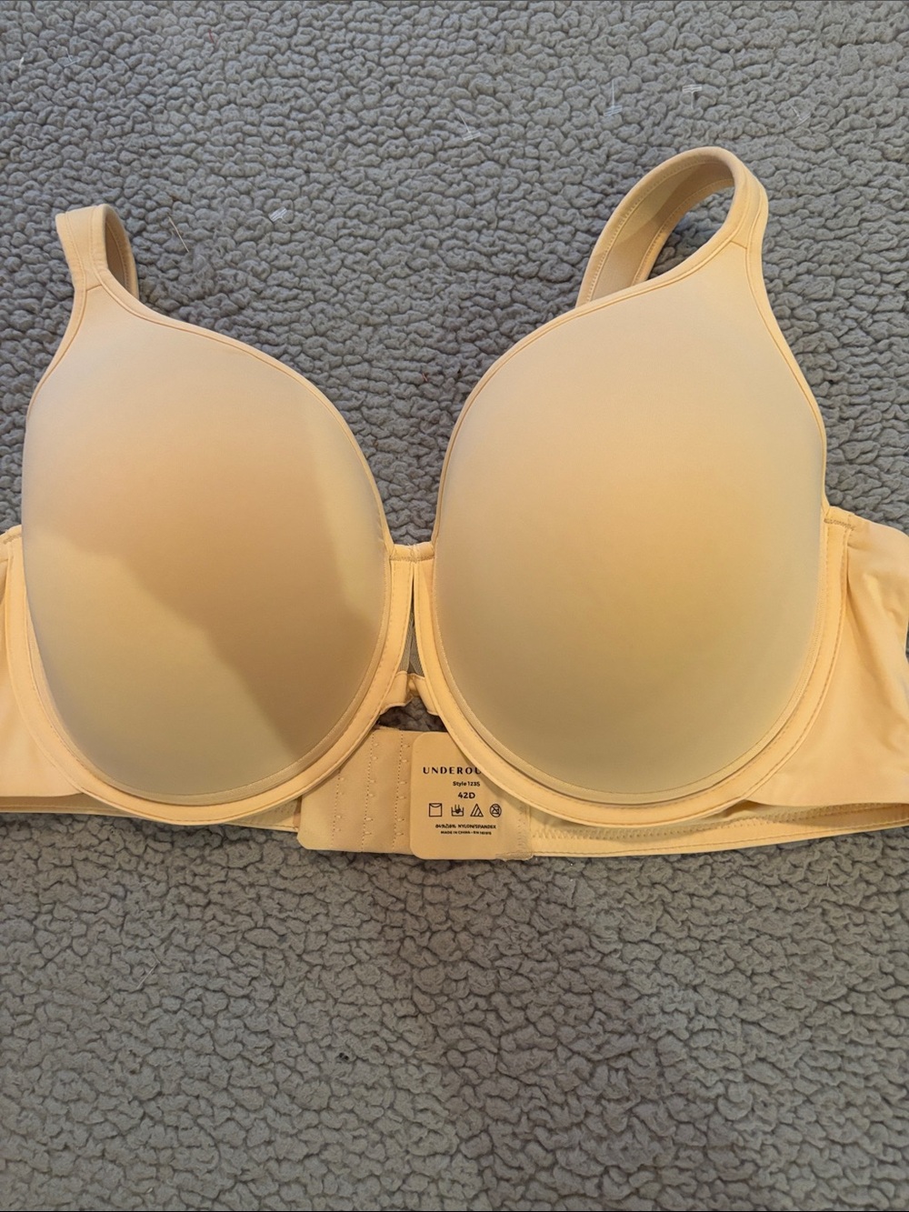NWOT Underoutfit Full Coverage Seamless Light Beige T-Shirt Bra with Molded Cups